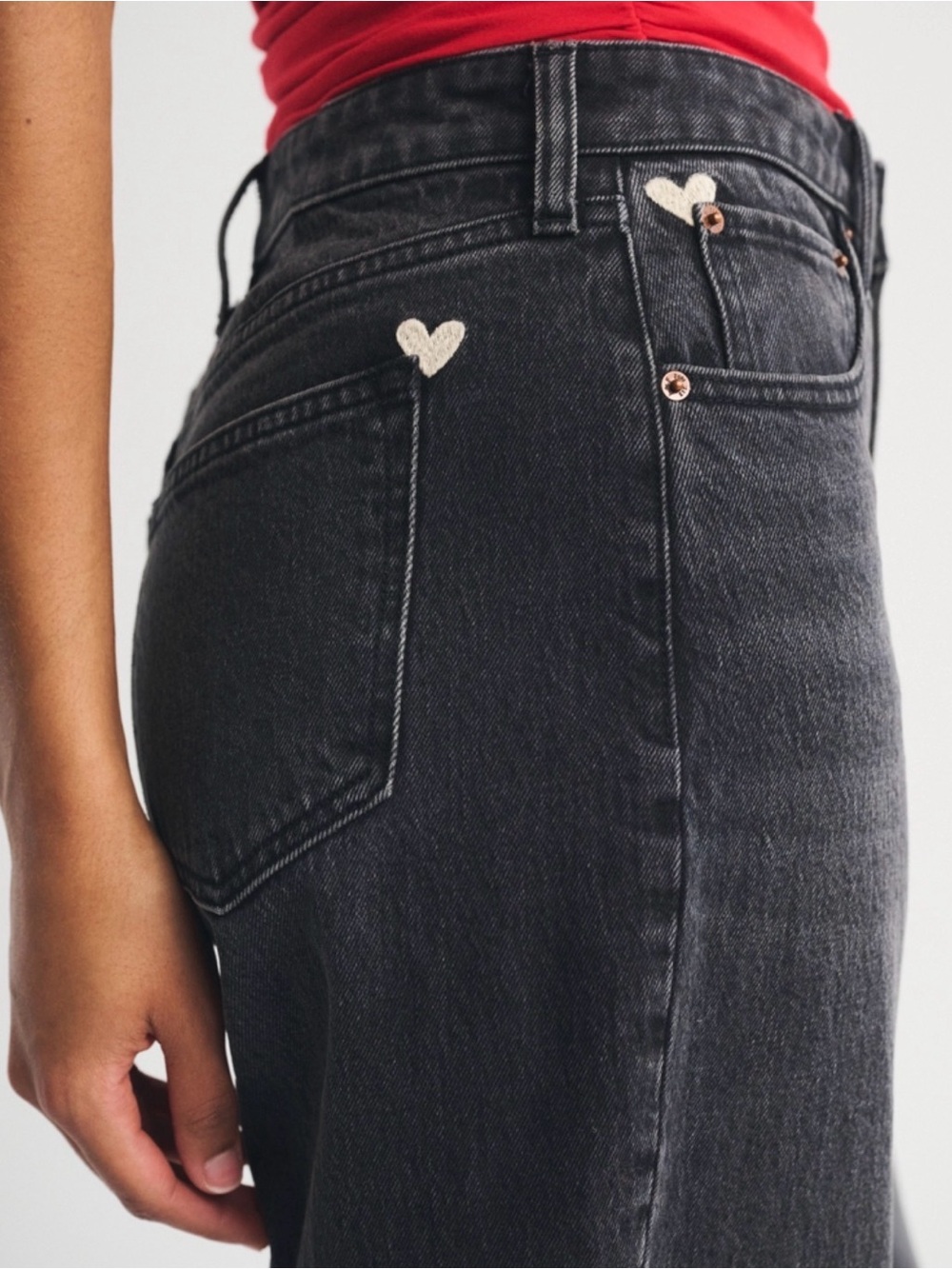 Curve Love High Rise 90s Relaxed Jeans - Picture 6 of 8
